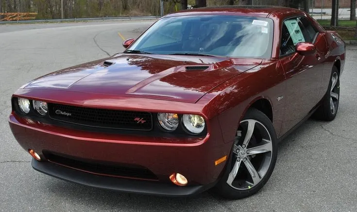 Dodge Challenger — фото 2
